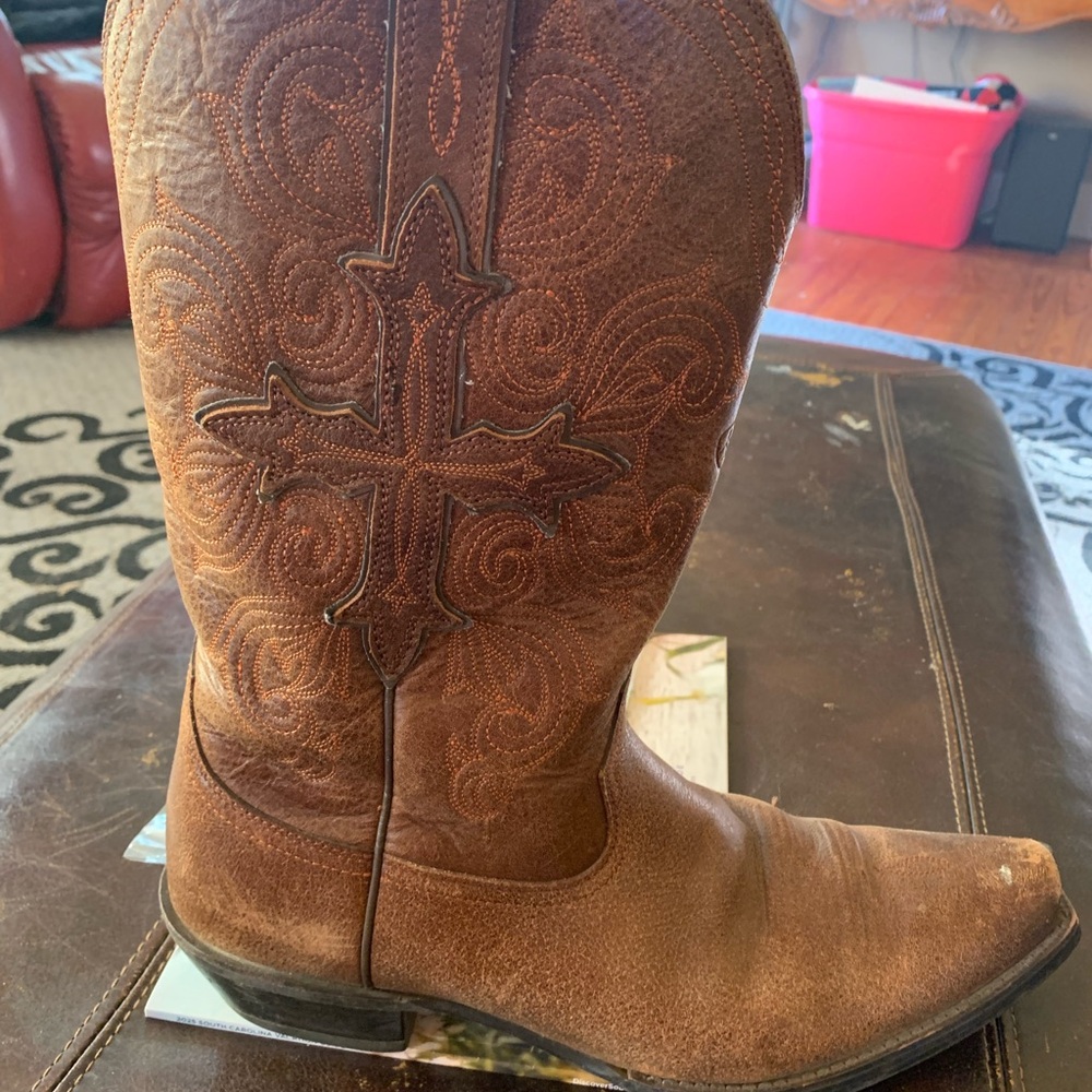 Ariat Embroidered Brown Western Boots